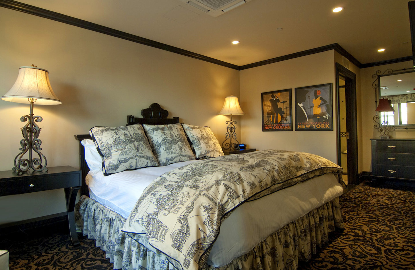 •TWO BEDROOM SUITE AT THE FRENCH QUARTERS GUEST APARTMENTS•