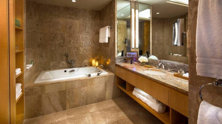 14 Romantic Nyc Hotels With Jacuzzi In Room And Hot Tub Suites New York Ny