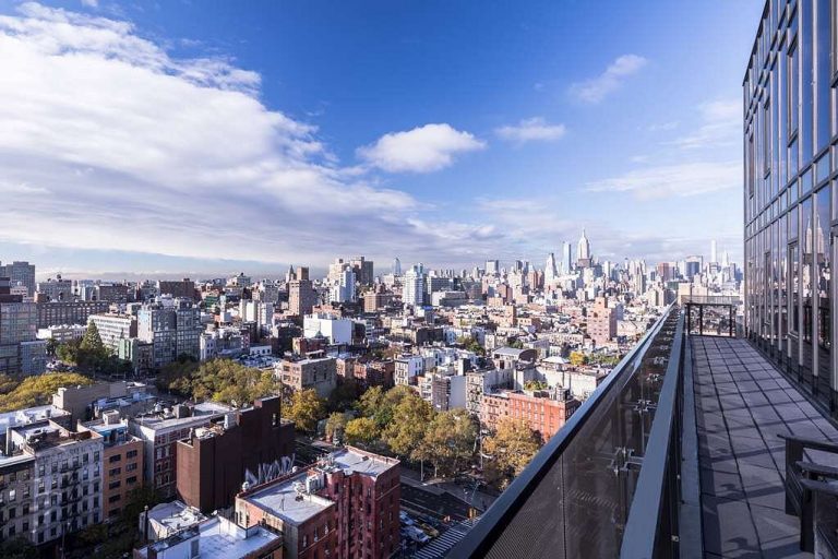 Hotels in NYC With Balcony or Private Terrace